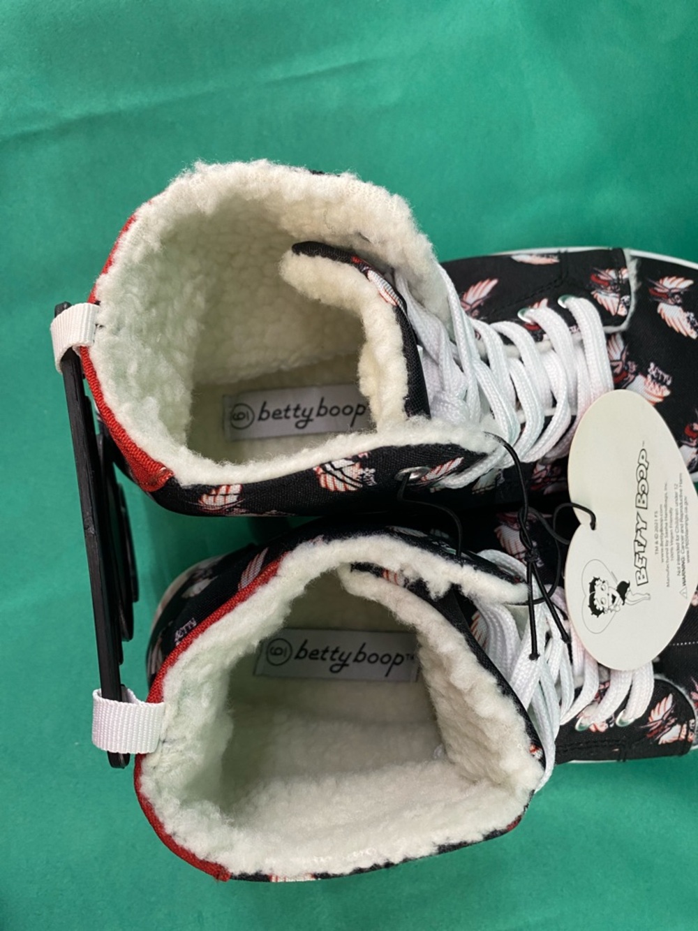 BETTY BOOP Women’s Sherpa-Lined Black—Red Wing Angels High-Top Sneakers—Sz 6—NWT - Picture 6 of 12